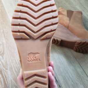 Sorel booties size 6 nwot